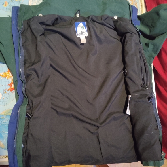 Sierra Designs dark green Gore Tex shell. Small - Picture 7 of 7